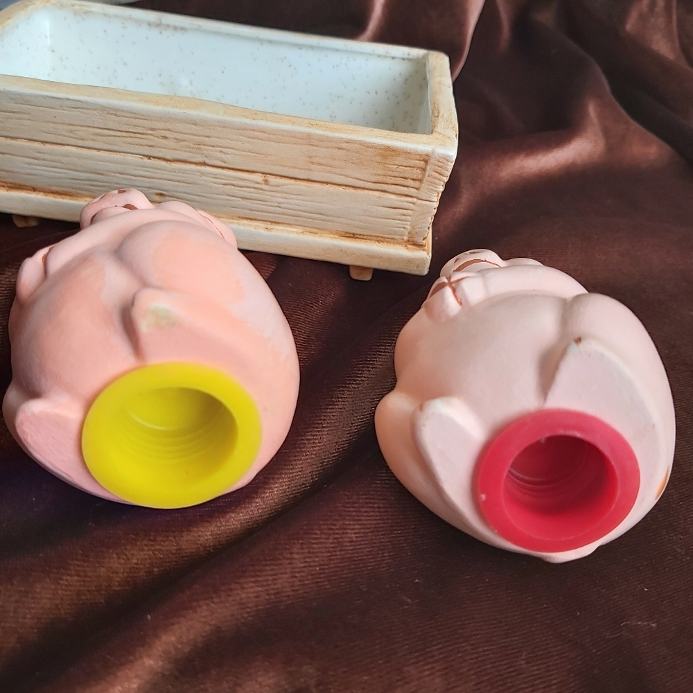 Vintage ceramic pigs in trough salt and pepper shakers - Picture 5 of 7